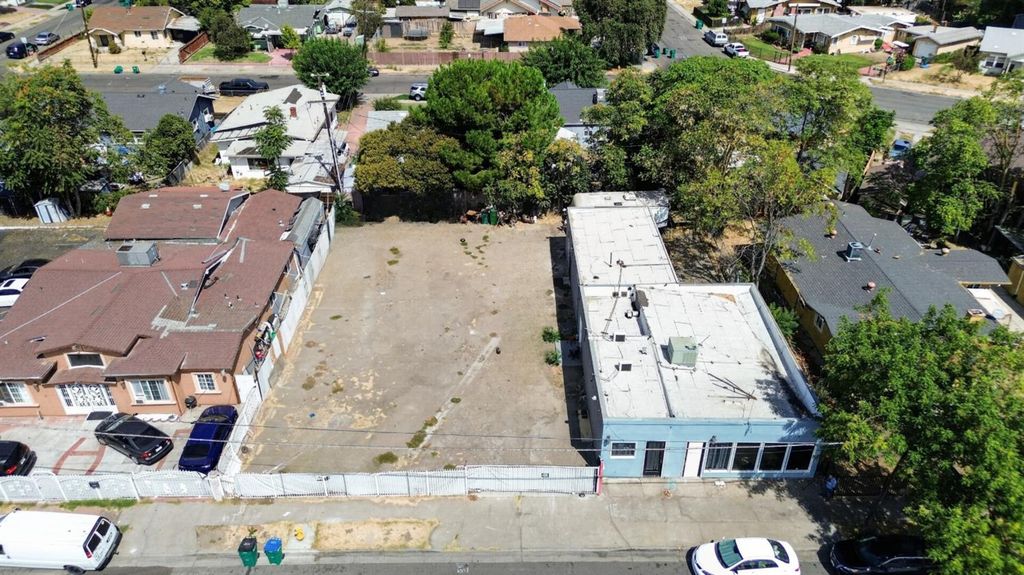 1133 E Harding Way, Stockton, CA 95205