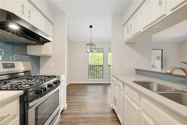 3839 SE Dry Creek DR 244, Austin, TX 78731