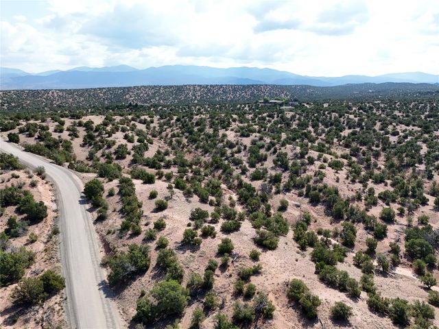 7 Placita Anita, Santa Fe, NM 87506