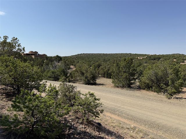 7 Placita Anita, Santa Fe, NM 87506