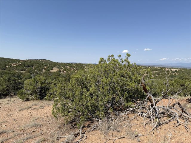 7 Placita Anita, Santa Fe, NM 87506