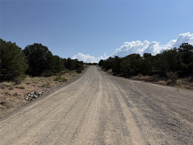 7 Placita Anita, Santa Fe, NM 87506