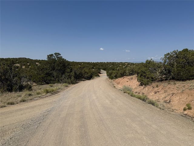 7 Placita Anita, Santa Fe, NM 87506