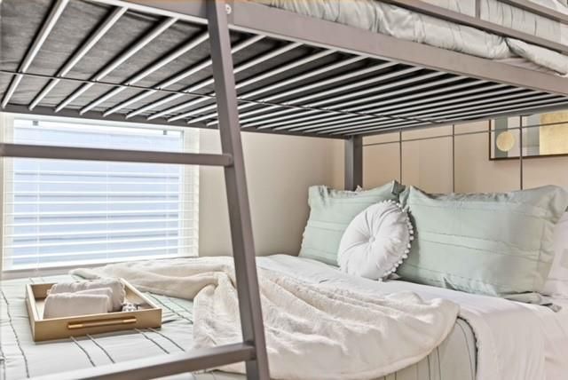 5718 Beall Street B, Houston, TX 77091