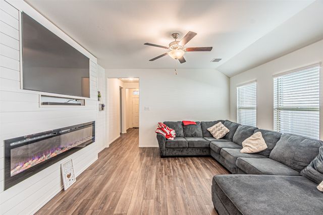2917 Meadowlands Drive, Forney, TX 75126