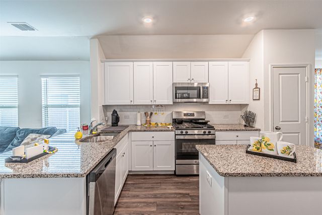 2917 Meadowlands Drive, Forney, TX 75126