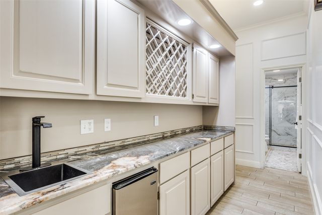11905 Blue Creek Drive, Fort Worth, TX 76008