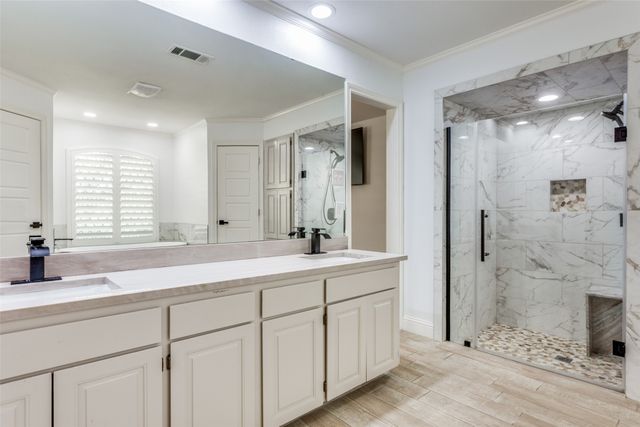 11905 Blue Creek Drive, Fort Worth, TX 76008