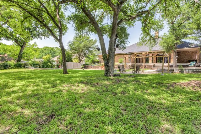 11905 Blue Creek Drive, Fort Worth, TX 76008