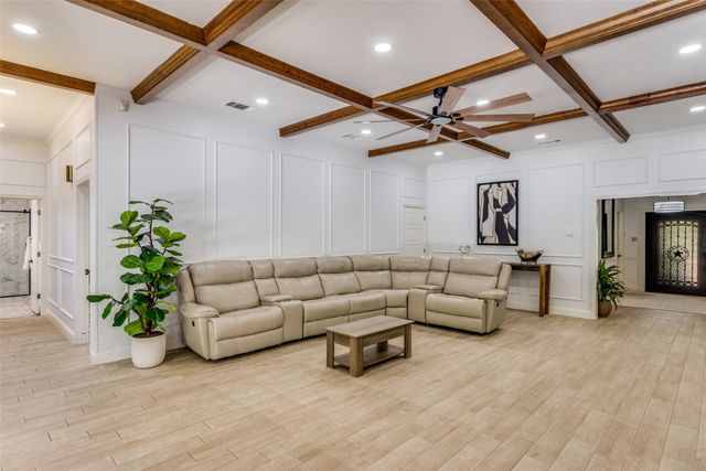 11905 Blue Creek Drive, Fort Worth, TX 76008