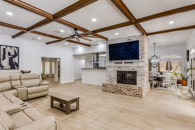 11905 Blue Creek Drive, Fort Worth, TX 76008