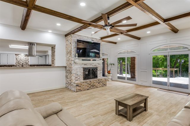 11905 Blue Creek Drive, Fort Worth, TX 76008