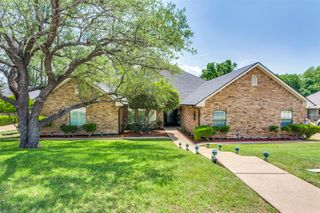 11905 Blue Creek Drive, Fort Worth, TX 76008