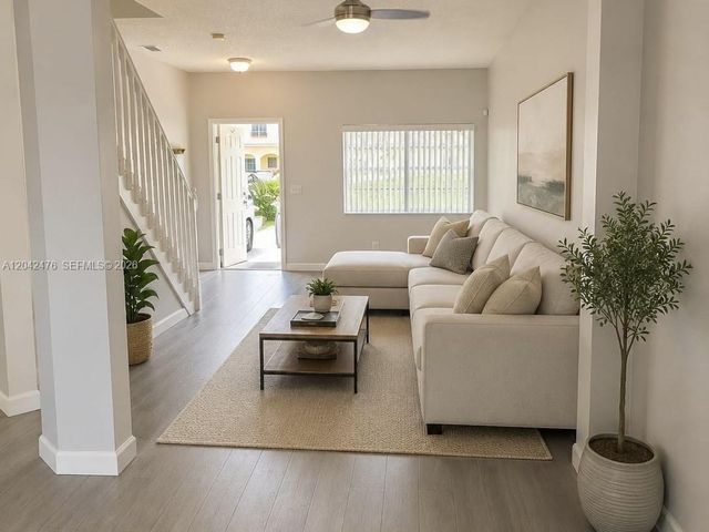 2123 SW 101st Ln, Miramar, FL 33025