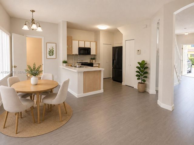 2123 SW 101st Ln, Miramar, FL 33025