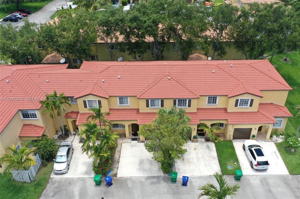 2123 SW 101st Ln, Miramar, FL 33025