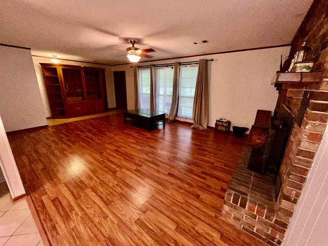 200 Higden Rd., Higden, AR 72067