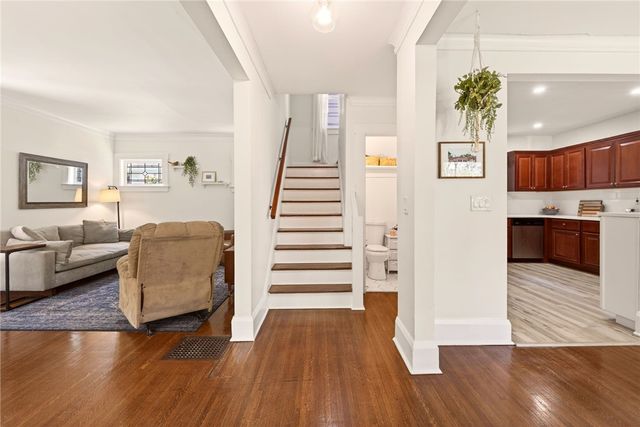 85 Woodland Park, Rochester, NY 14610