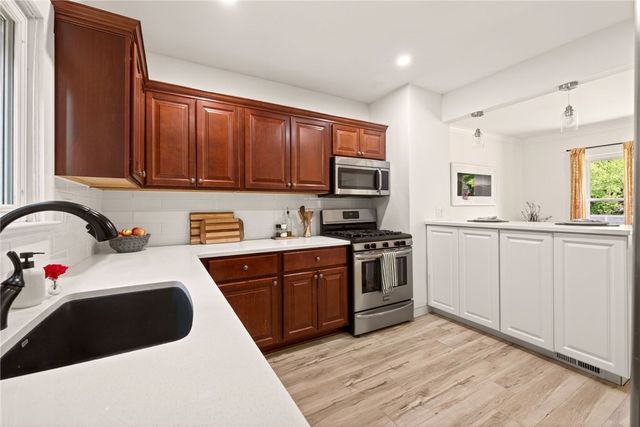 85 Woodland Park, Rochester, NY 14610