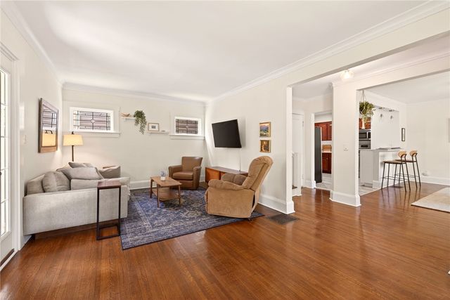 85 Woodland Park, Rochester, NY 14610
