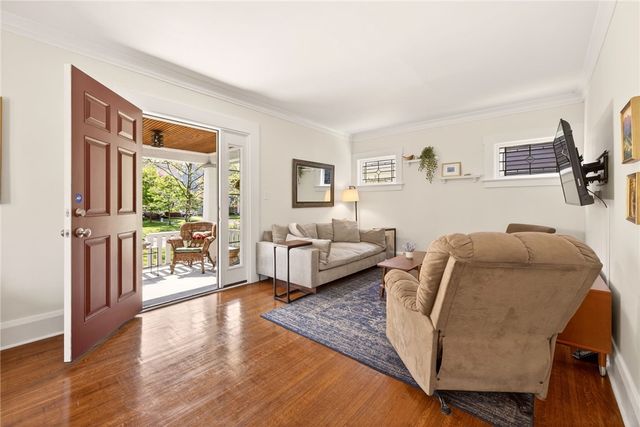 85 Woodland Park, Rochester, NY 14610