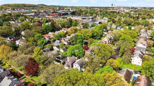 85 Woodland Park, Rochester, NY 14610