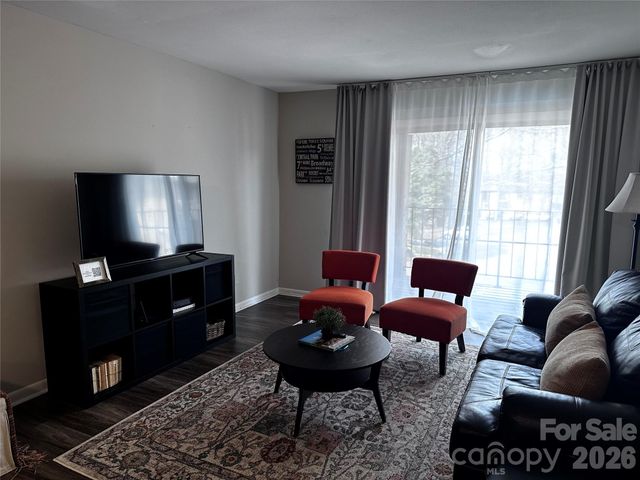 306 Orchard Trace Lane, Charlotte, NC 28213