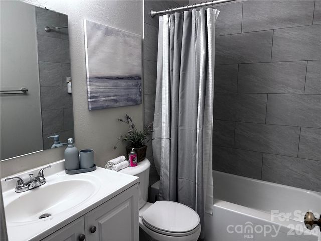 306 Orchard Trace Lane, Charlotte, NC 28213