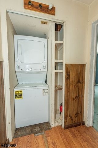 197 Snake Den Rd, Bloomingdale Boro, NJ 07465