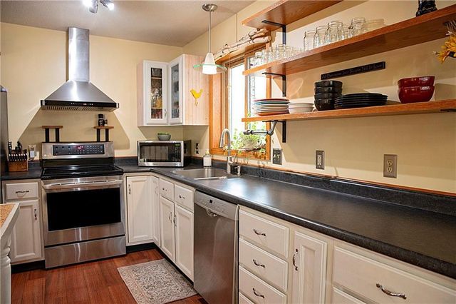 3638 W Parkside Circle, Eau Claire, WI 54701