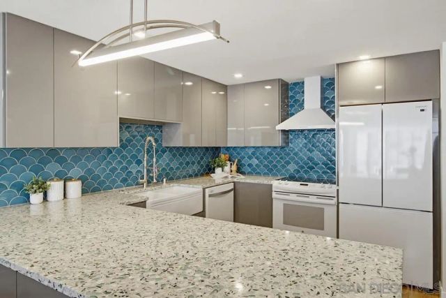 3916 Riviera Dr Unit 504, San Diego, CA 92109