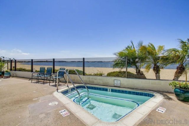 3916 Riviera Dr Unit 504, San Diego, CA 92109