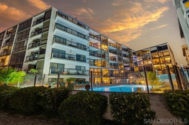 3916 Riviera Dr Unit 504, San Diego, CA 92109