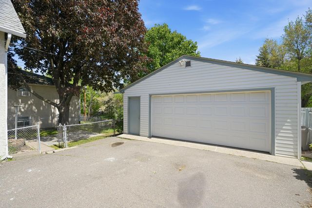 1070 Dale Street N, Saint Paul, MN 55117