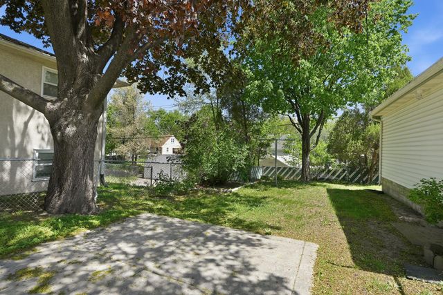 1070 Dale Street N, Saint Paul, MN 55117