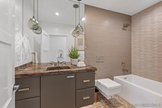 4021 S S Hempstead Cir, San Diego, CA 92116