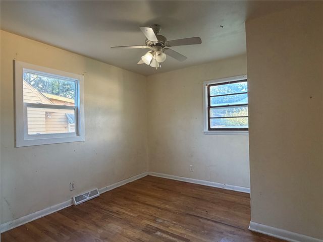 3300 Madison Avenue, Des Moines, IA 50310