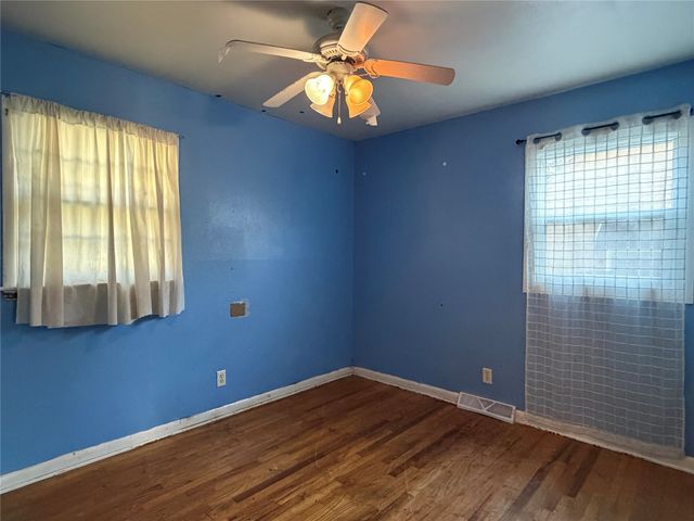 3300 Madison Avenue, Des Moines, IA 50310