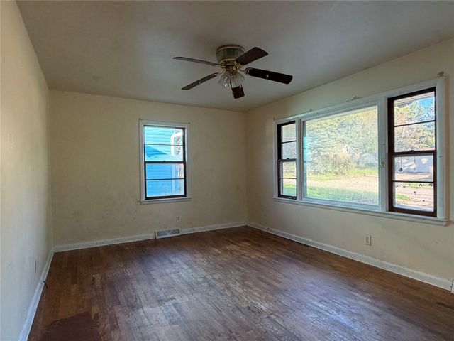3300 Madison Avenue, Des Moines, IA 50310