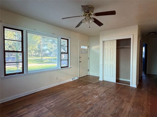 3300 Madison Avenue, Des Moines, IA 50310