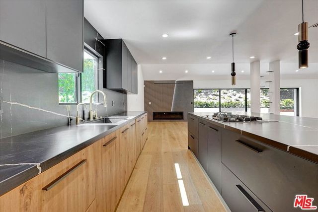 3855 Corbin Avenue, Los Angeles, CA 91356
