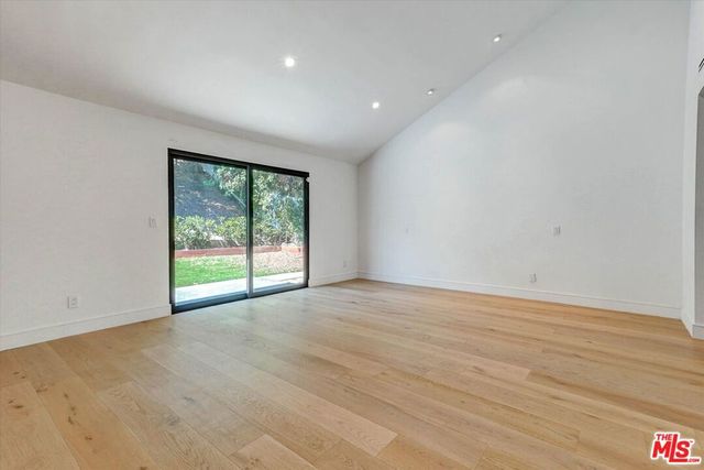 3855 Corbin Avenue, Los Angeles, CA 91356