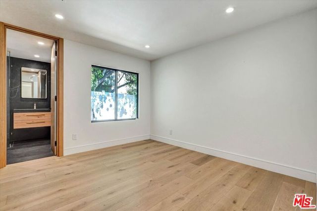3855 Corbin Avenue, Los Angeles, CA 91356