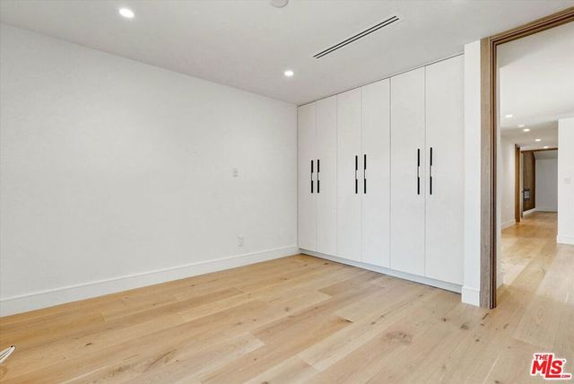 3855 Corbin Avenue, Los Angeles, CA 91356