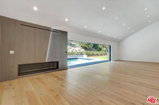 3855 Corbin Avenue, Los Angeles, CA 91356