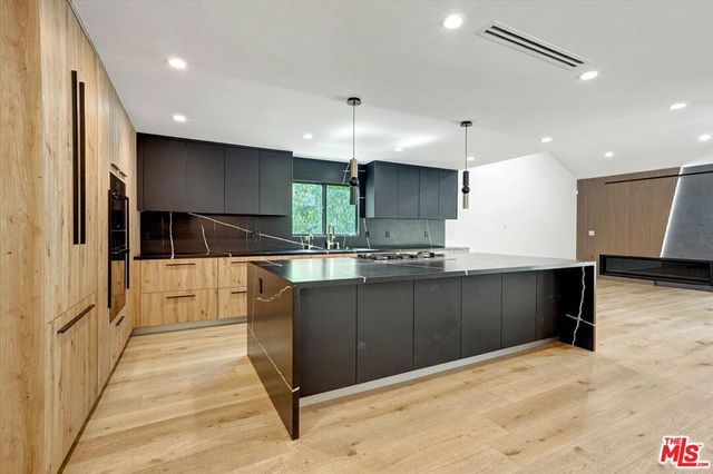 3855 Corbin Avenue, Los Angeles, CA 91356
