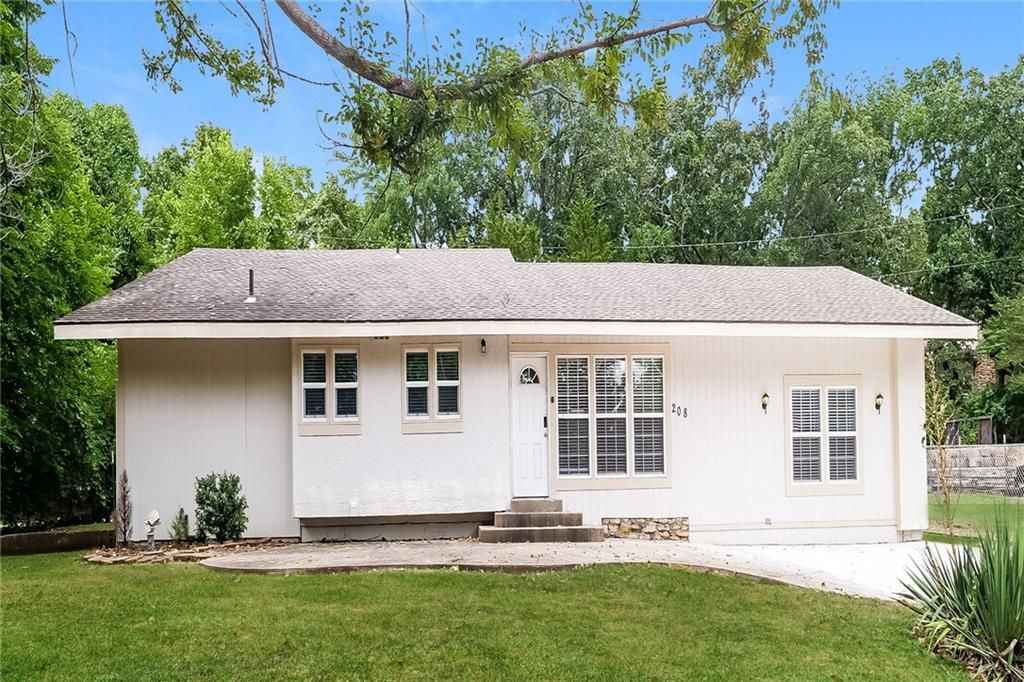 208 E 165th Street, Belton, MO 64012