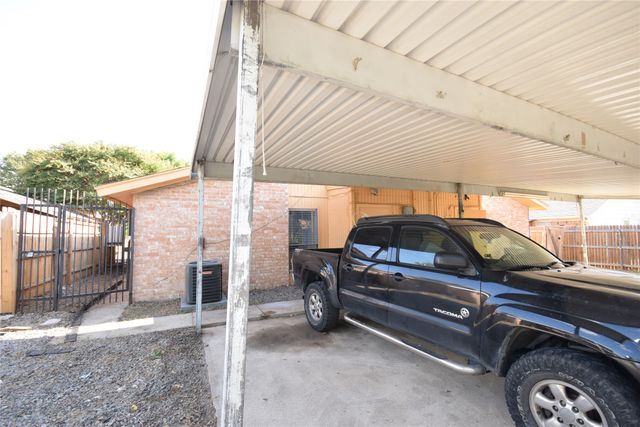 115 W Timberview Lane, Arlington, TX 76014