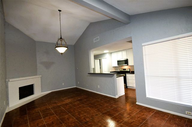 115 W Timberview Lane, Arlington, TX 76014