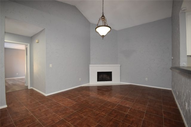 115 W Timberview Lane, Arlington, TX 76014